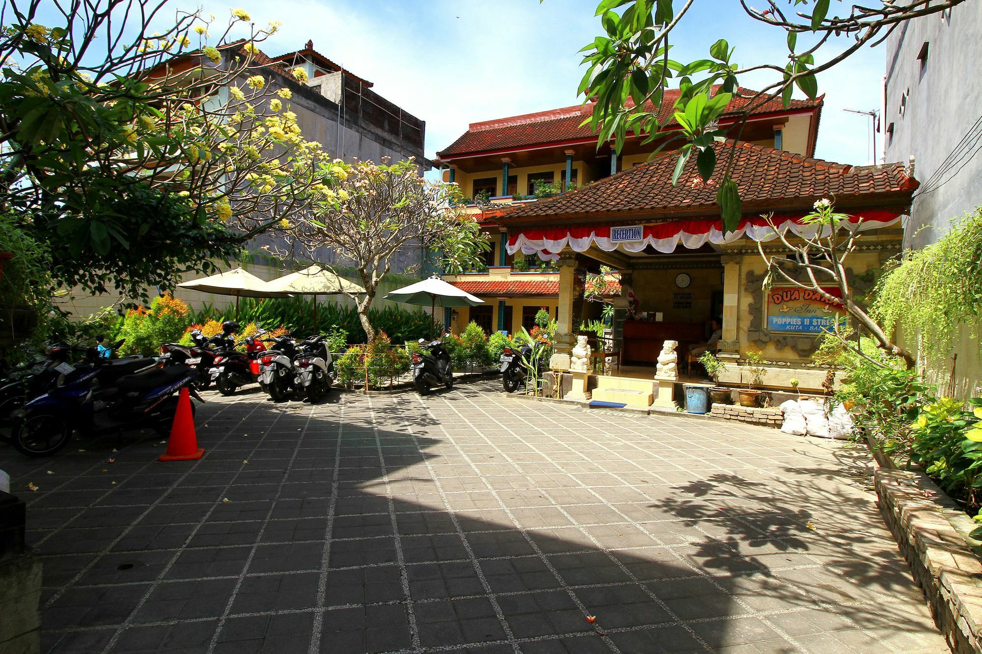 Dua Dara Inn Kuta 레기안 외부 사진
