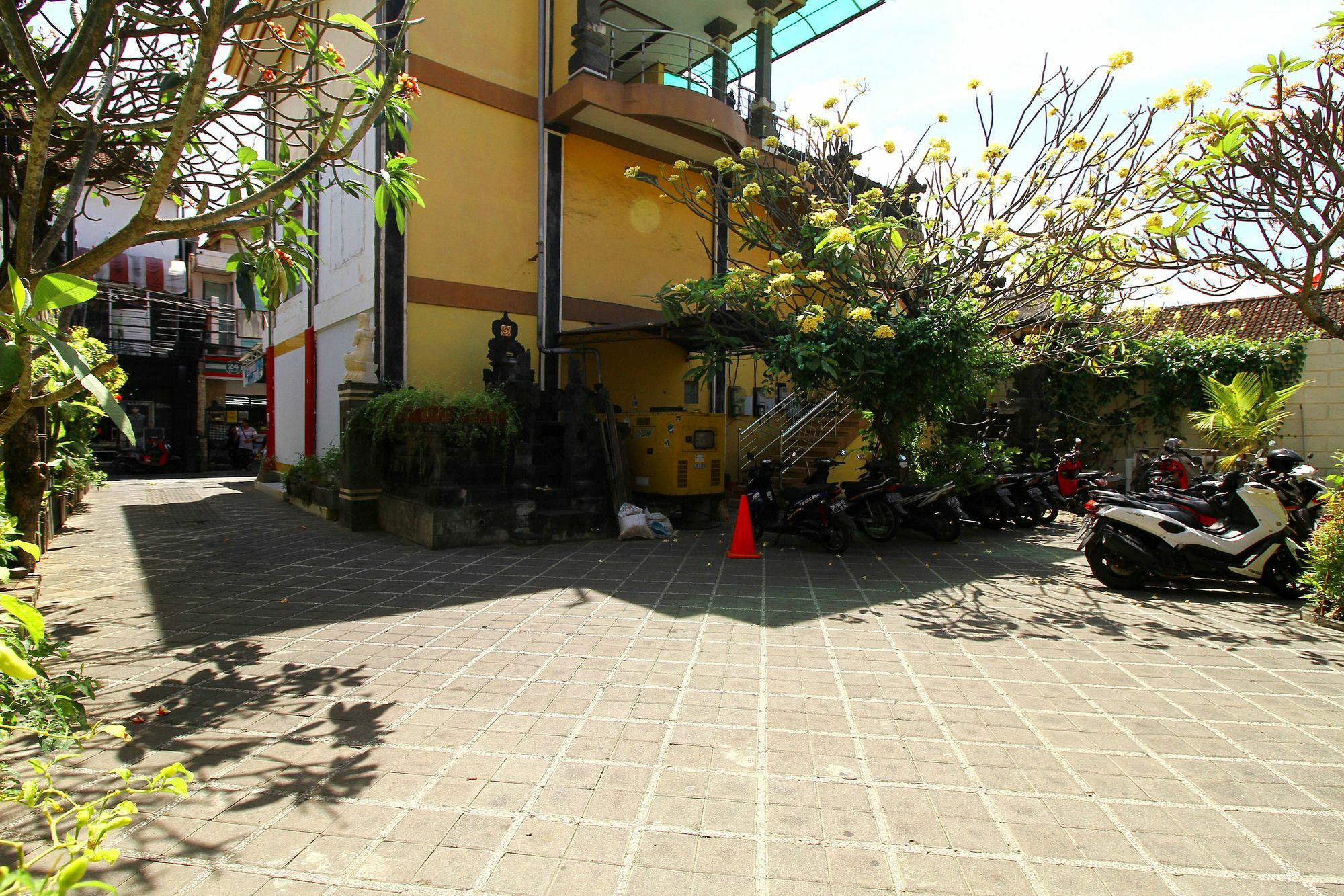 Dua Dara Inn Kuta 레기안 외부 사진